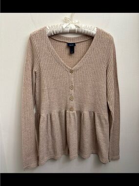 Daytrip Textured Waffle Knit Top size medium in Beige